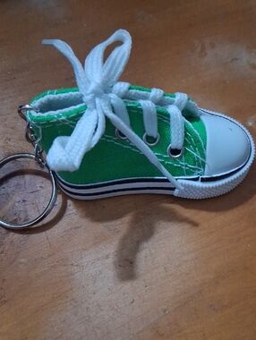 Kids Green Canvas High-Top Sneaker Keychain